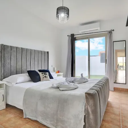 Blue Sky Golf Villa *